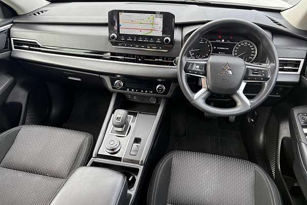 2022 Mitsubishi Outlander ES ZM