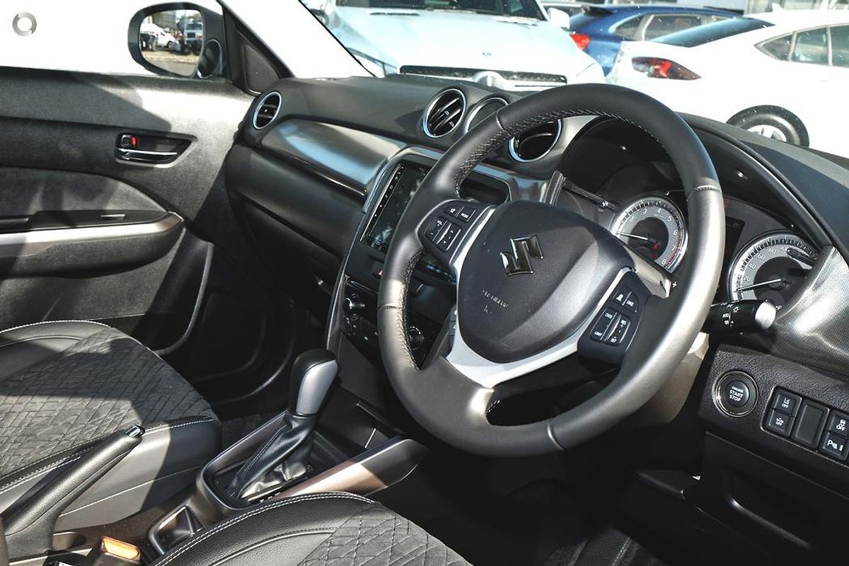 2023 Suzuki Vitara Turbo Shadow LY Series II