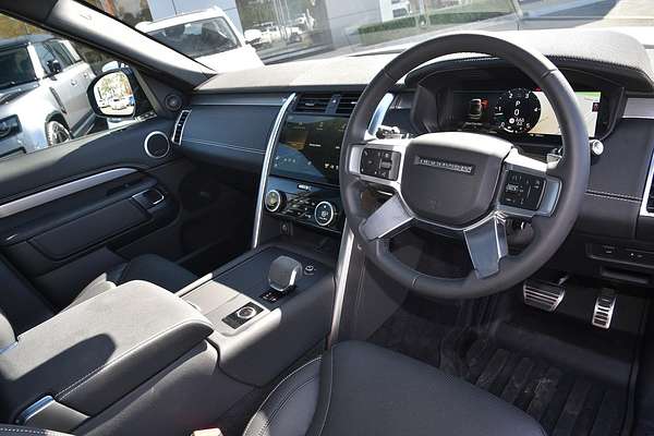 2024 Land Rover Discovery D300 Dynamic SE Series 5