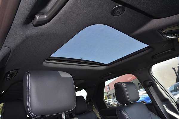 2024 Land Rover Discovery D300 Dynamic SE Series 5