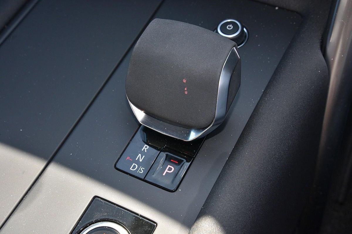 2024 Land Rover Discovery D300 Dynamic SE Series 5