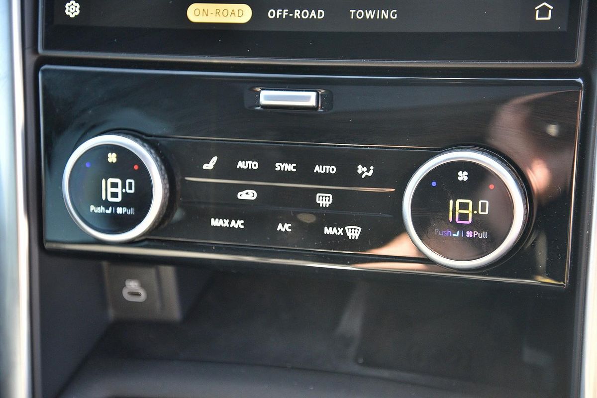 2024 Land Rover Discovery D300 Dynamic SE Series 5