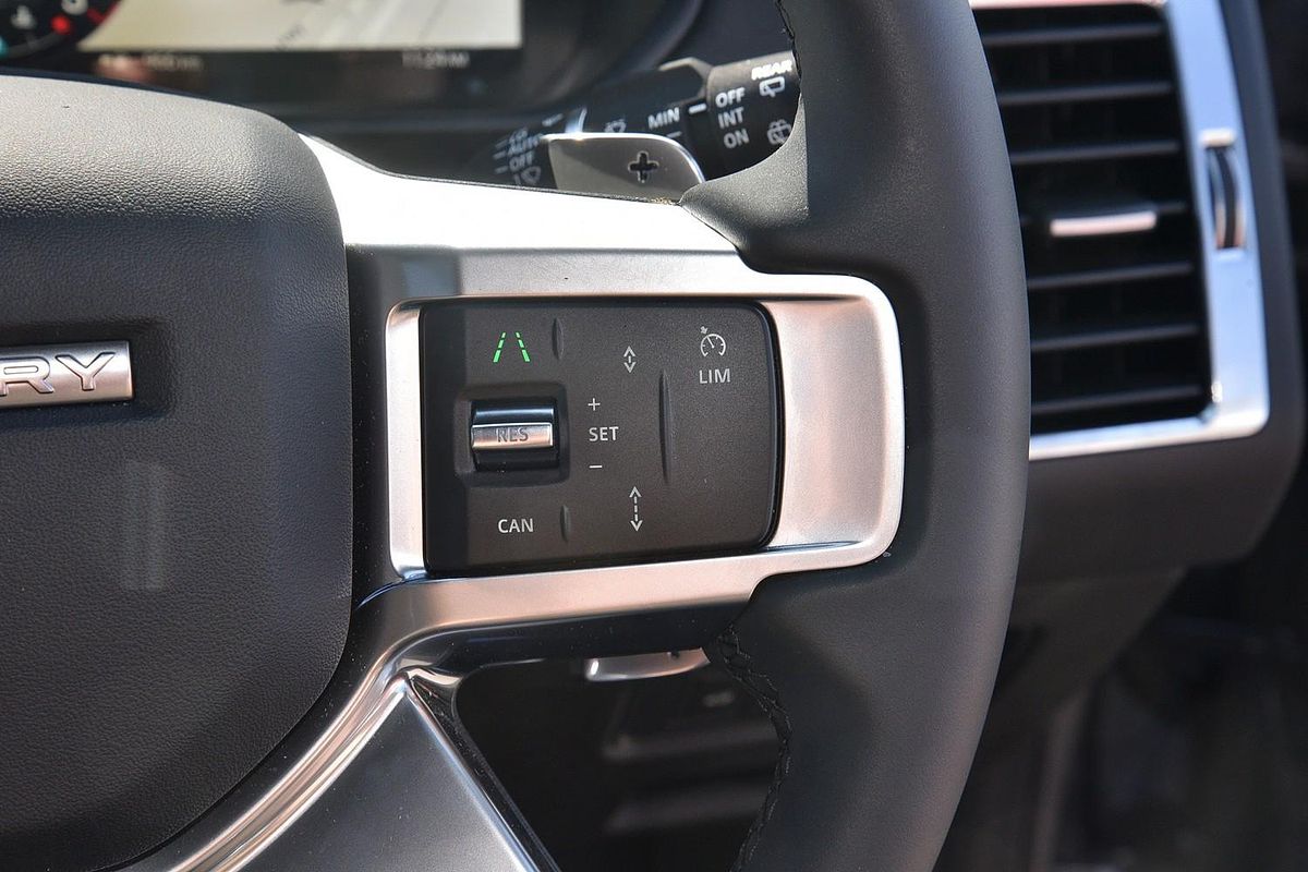 2024 Land Rover Discovery D300 Dynamic SE Series 5