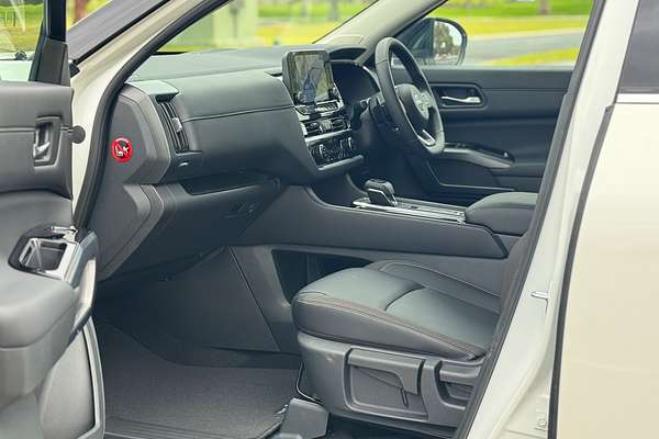 2025 Nissan Pathfinder Ti R53