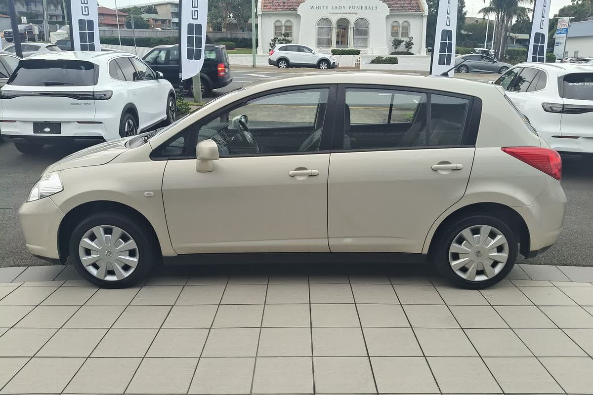 2008 Nissan Tiida ST C11
