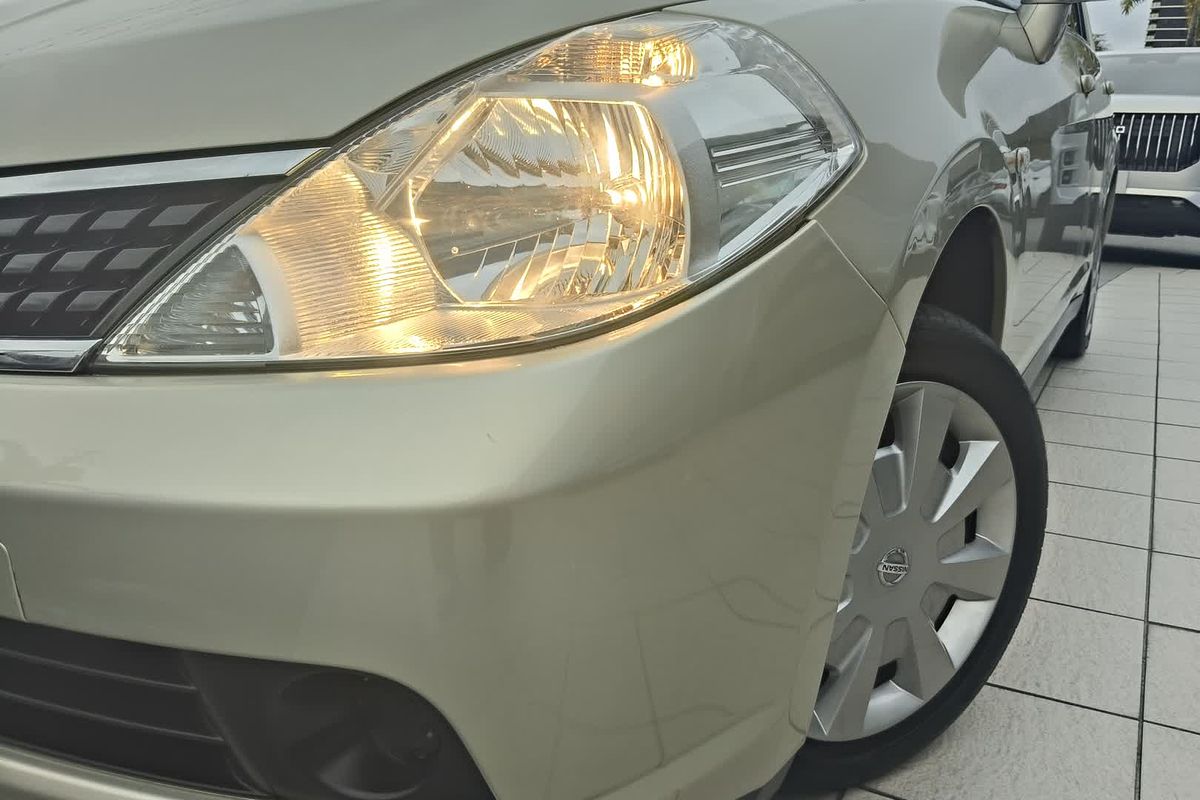 2008 Nissan Tiida ST C11