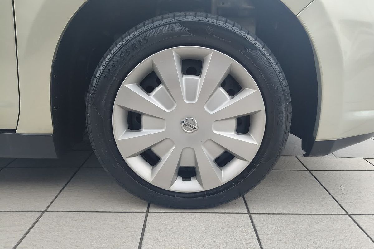 2008 Nissan Tiida ST C11