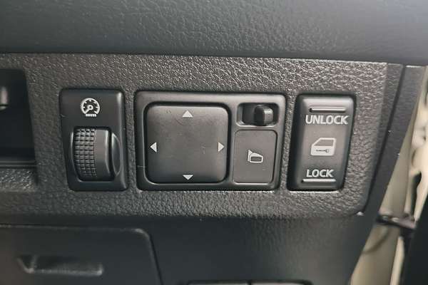 2008 Nissan Tiida ST C11