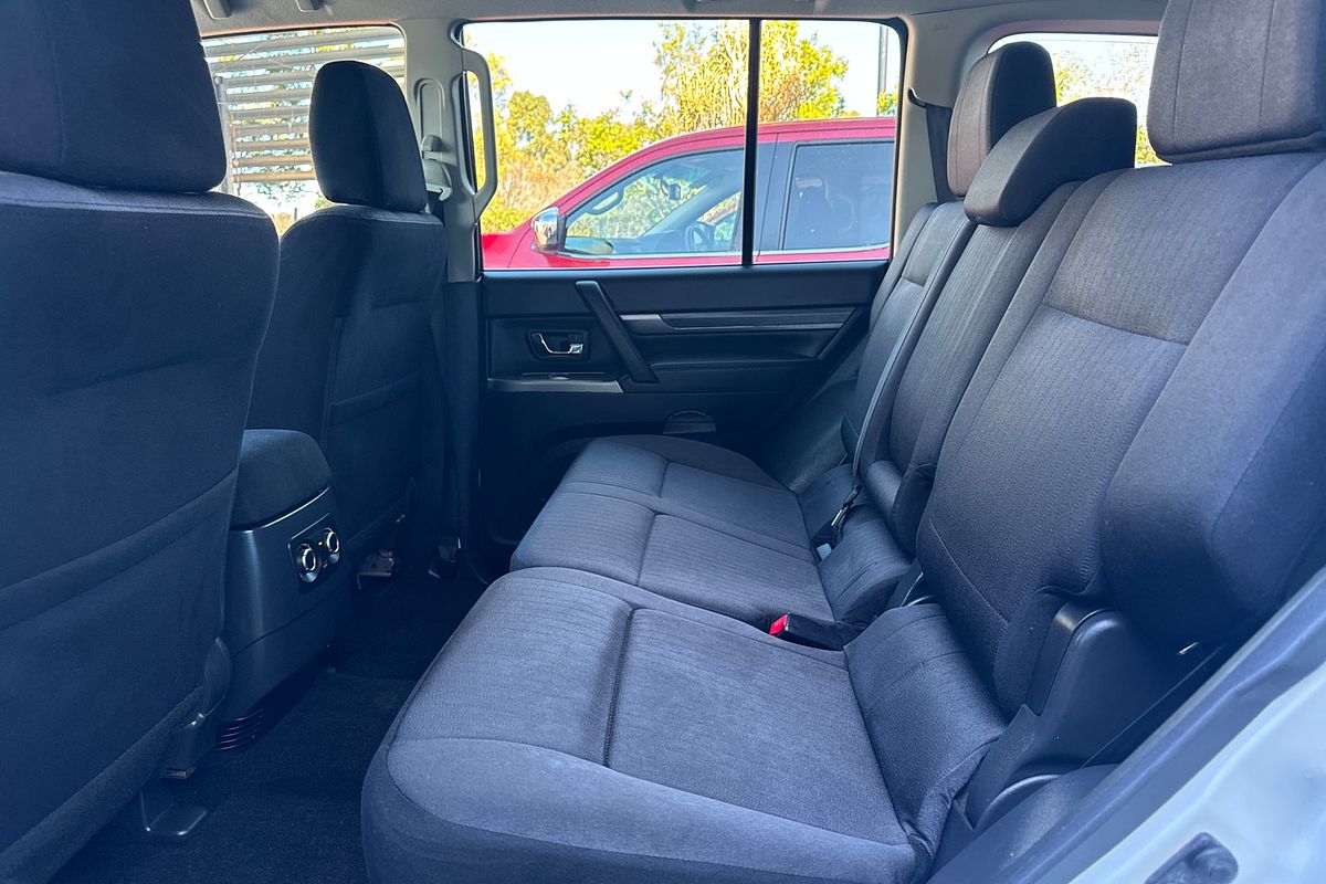 2019 Mitsubishi Pajero GLX NX