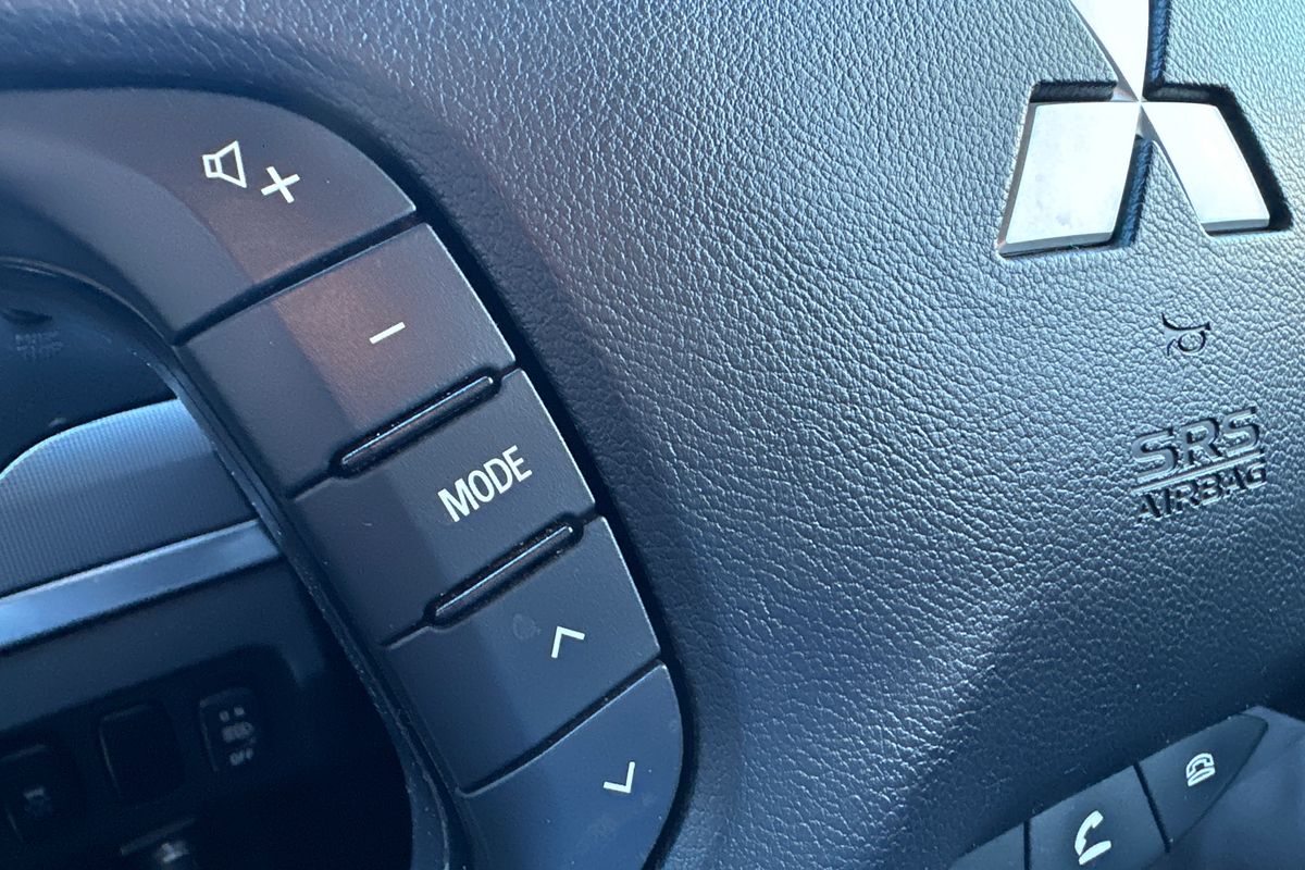 2019 Mitsubishi Pajero GLX NX