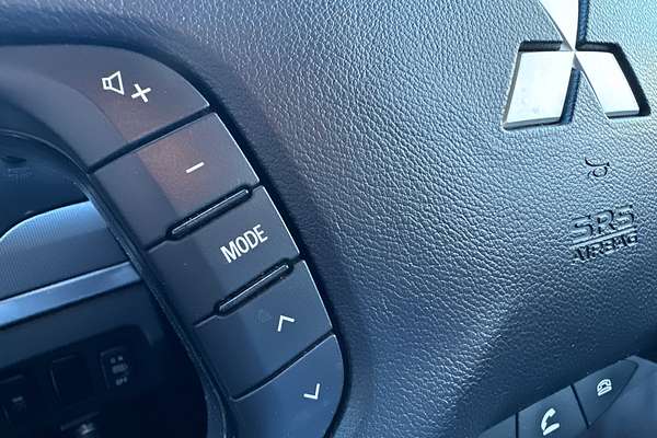 2019 Mitsubishi Pajero GLX NX
