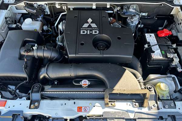 2019 Mitsubishi Pajero GLX NX