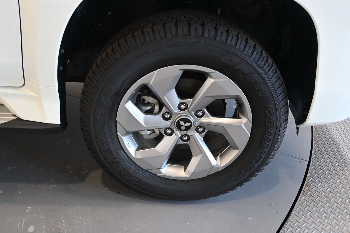 2024 Mitsubishi Pajero Sport GLX QG
