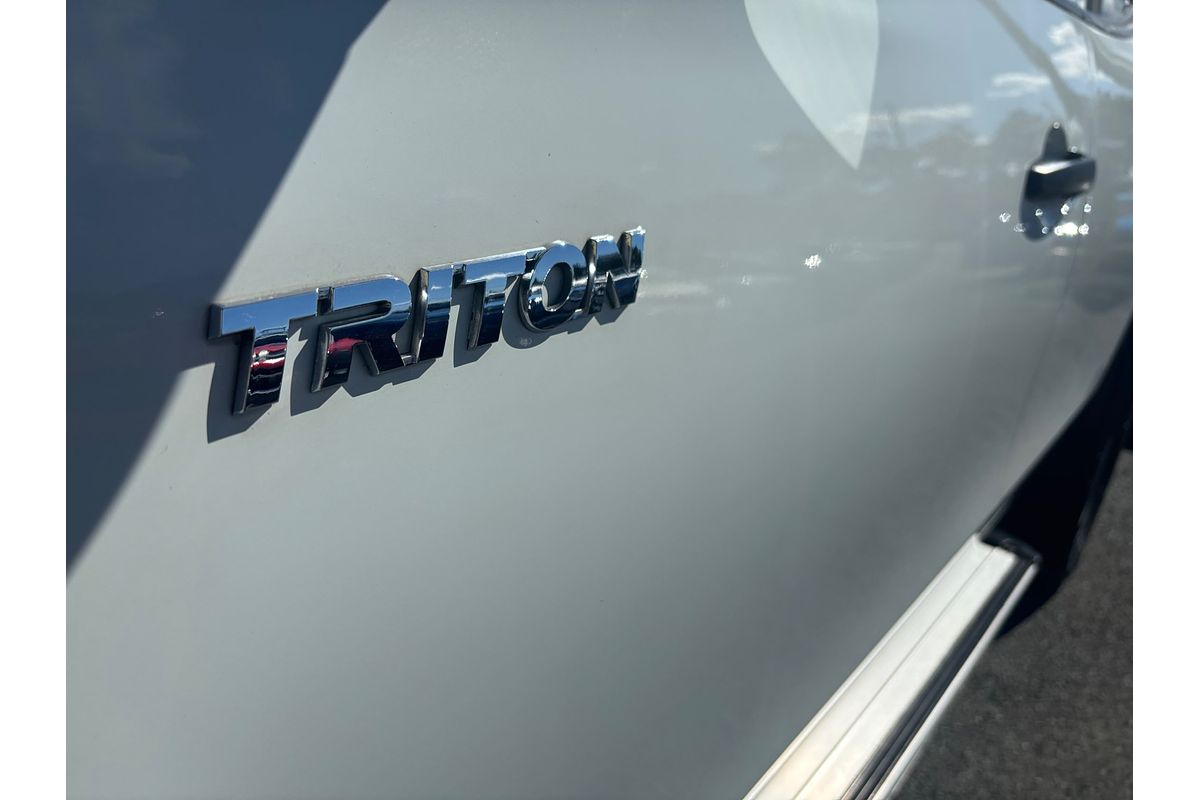 2015 Mitsubishi TRITON GLX MN