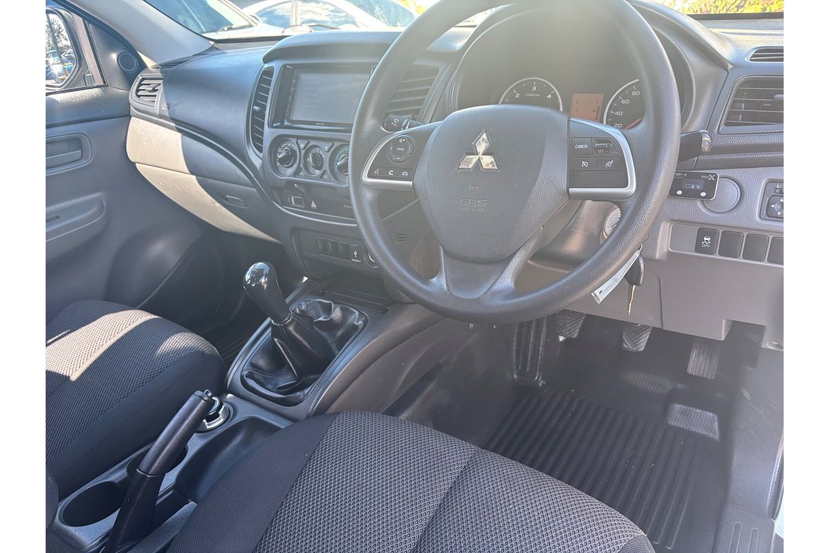 2015 Mitsubishi TRITON GLX MN