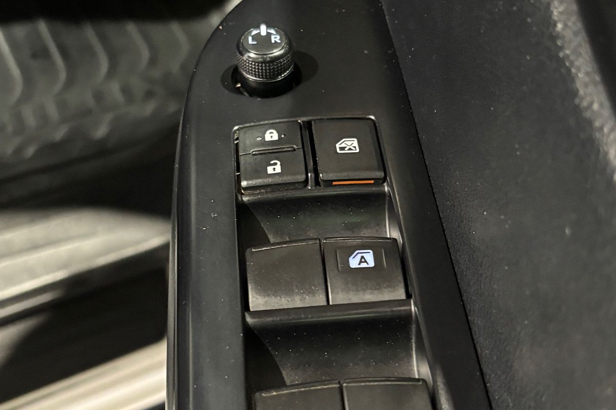 2018 Toyota Hilux SR GUN126R