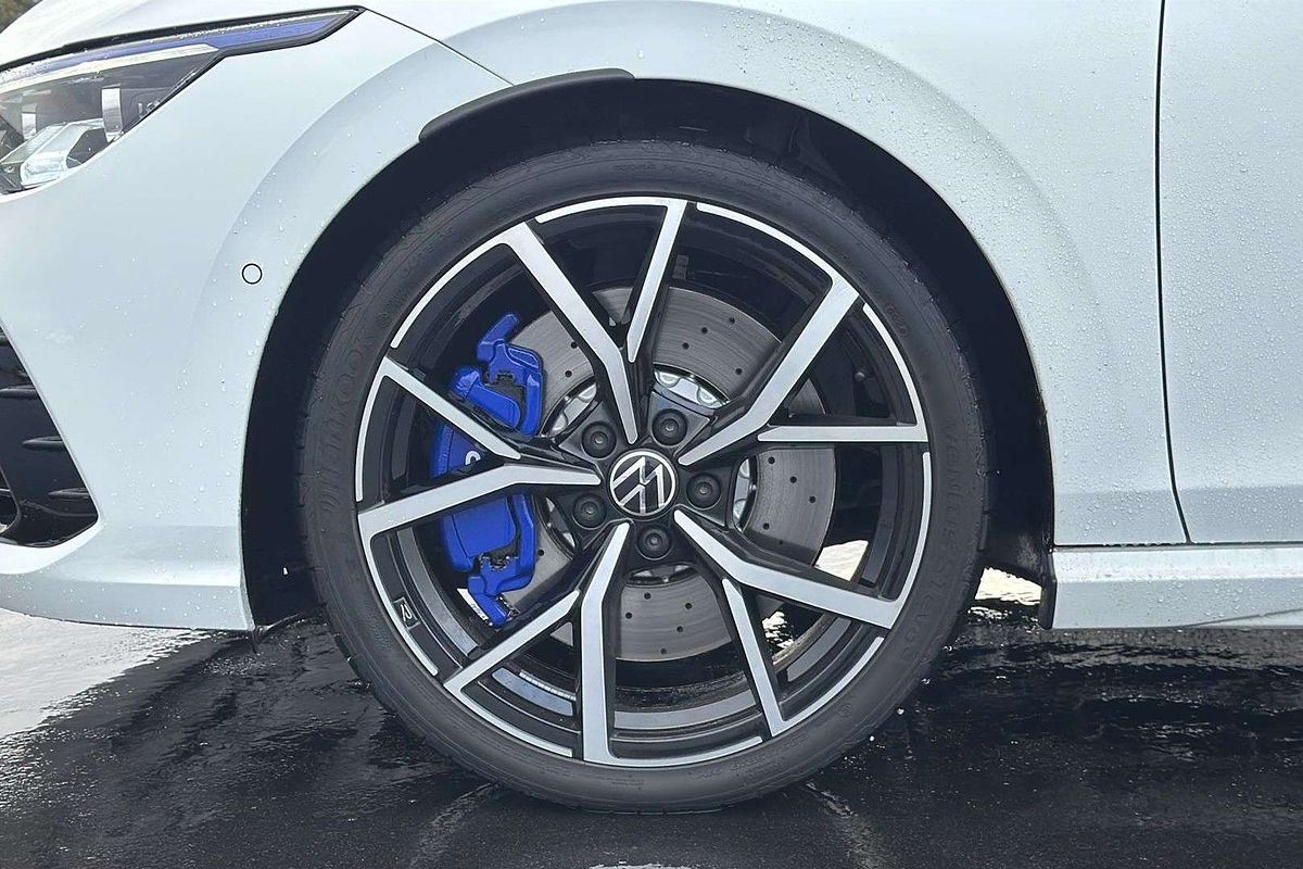 2024 Volkswagen Golf R 8