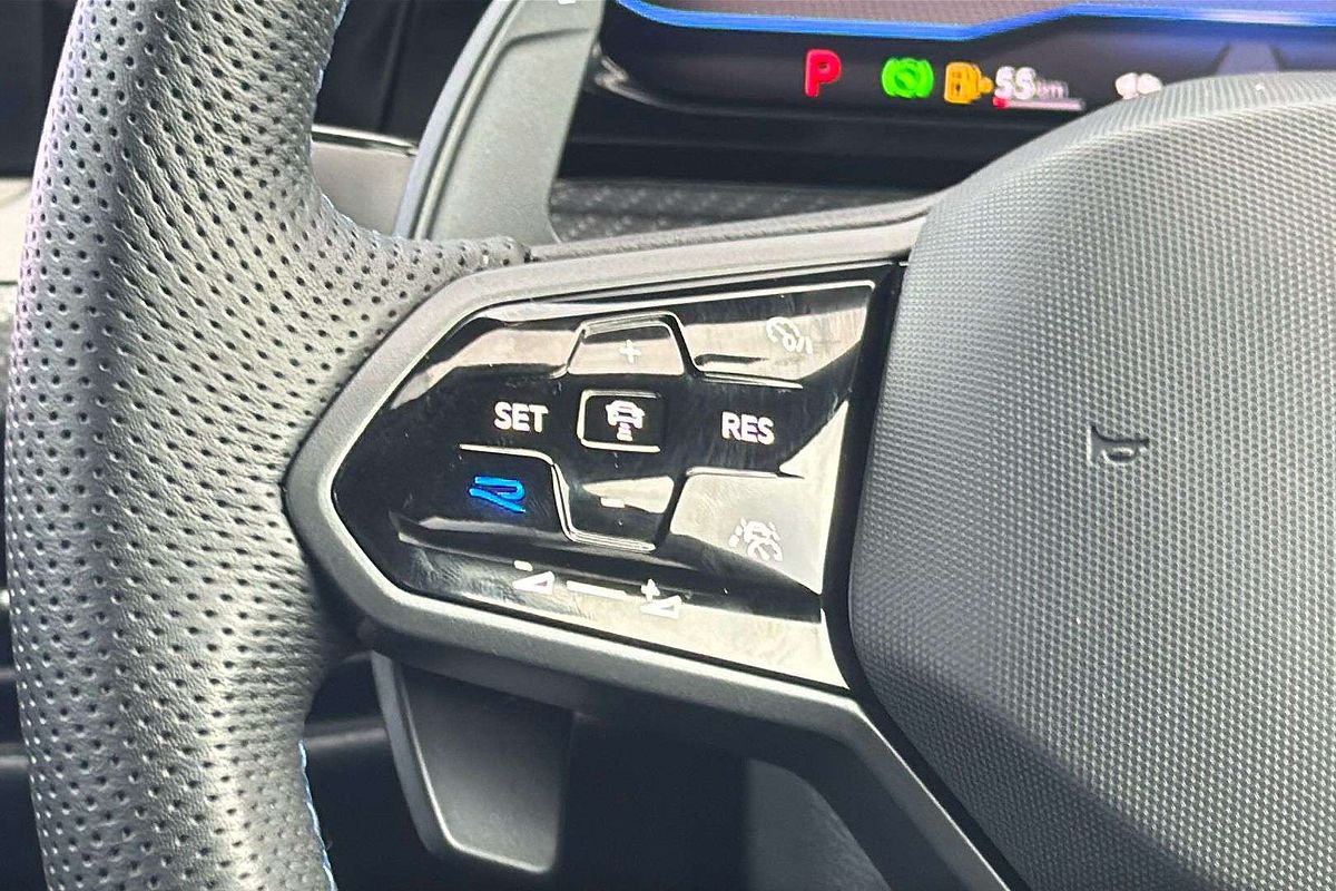 2024 Volkswagen Golf R 8