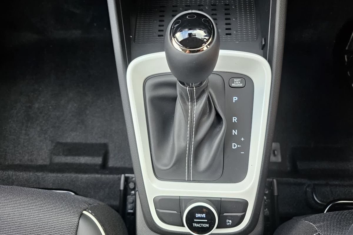 2025 Hyundai Venue Active QX.V5