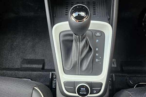 2025 Hyundai Venue Active QX.V5