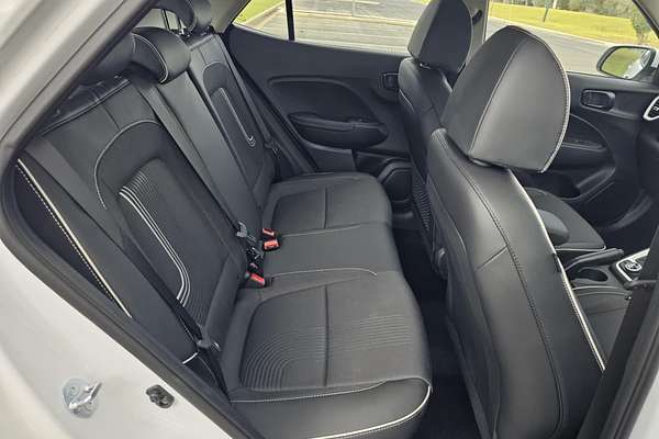 2025 Hyundai Venue Active QX.V5