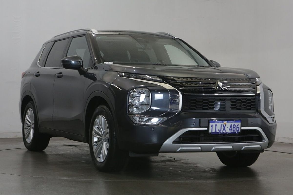 2024 Mitsubishi Outlander LS ZM