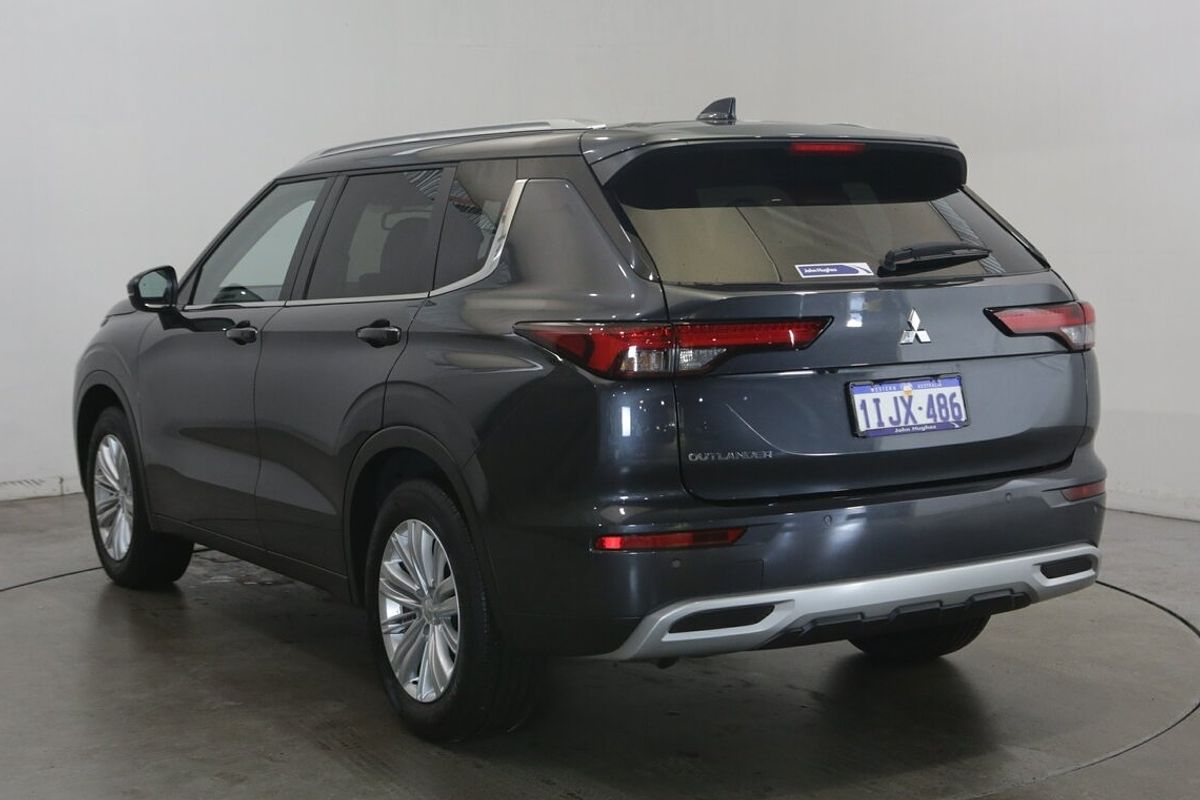 2024 Mitsubishi Outlander LS ZM