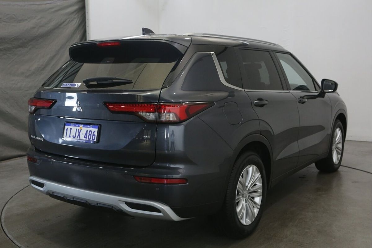 2024 Mitsubishi Outlander LS ZM