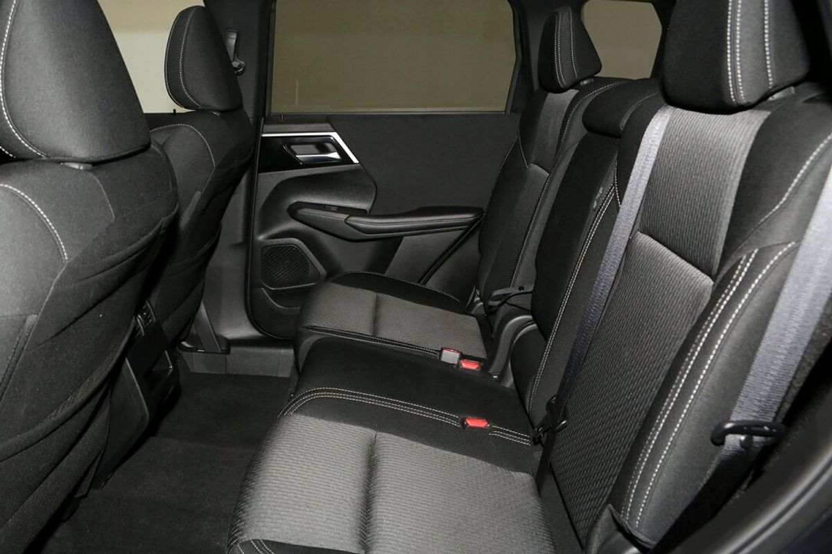 2024 Mitsubishi Outlander LS ZM