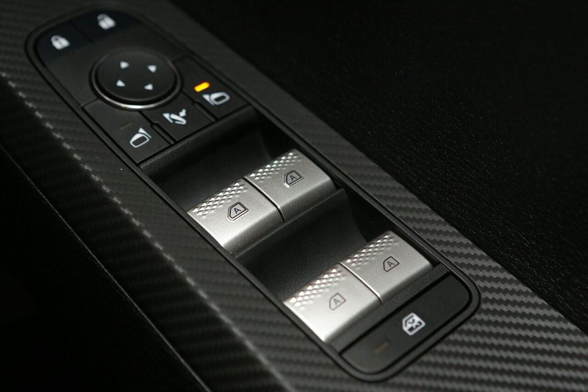2024 Mitsubishi Outlander LS ZM