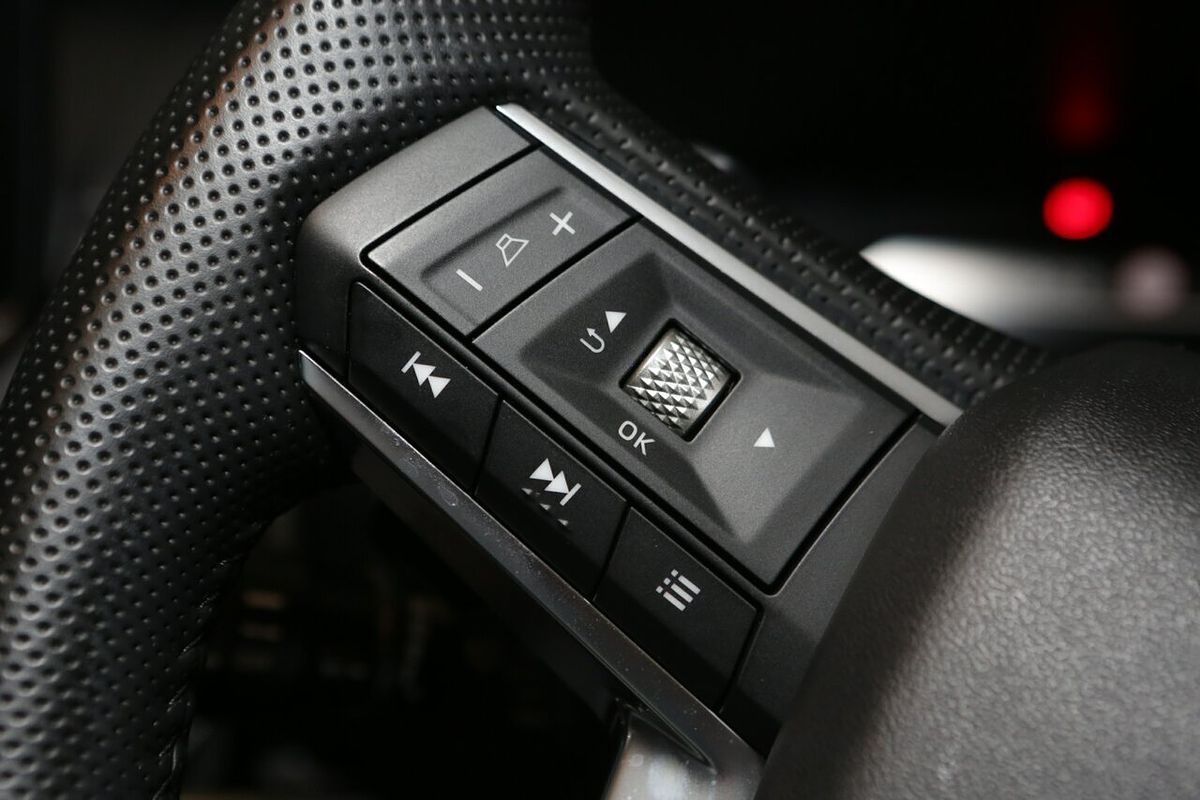 2024 Mitsubishi Outlander LS ZM