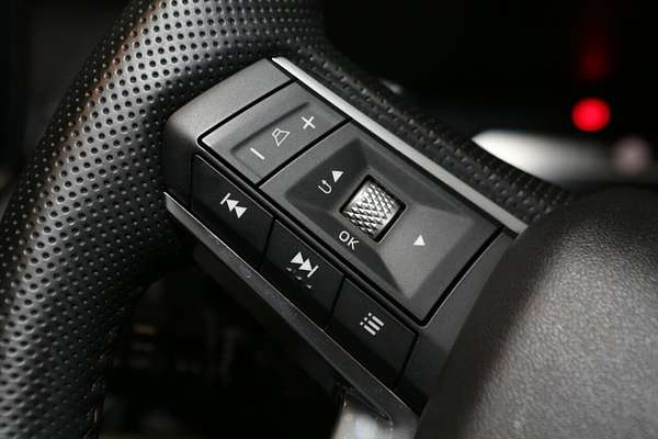 2024 Mitsubishi Outlander LS ZM