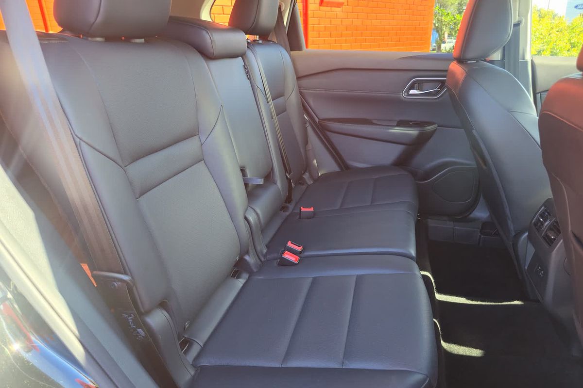 2023 Nissan X-TRAIL ST-L T33