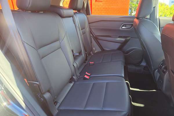 2023 Nissan X-TRAIL ST-L T33