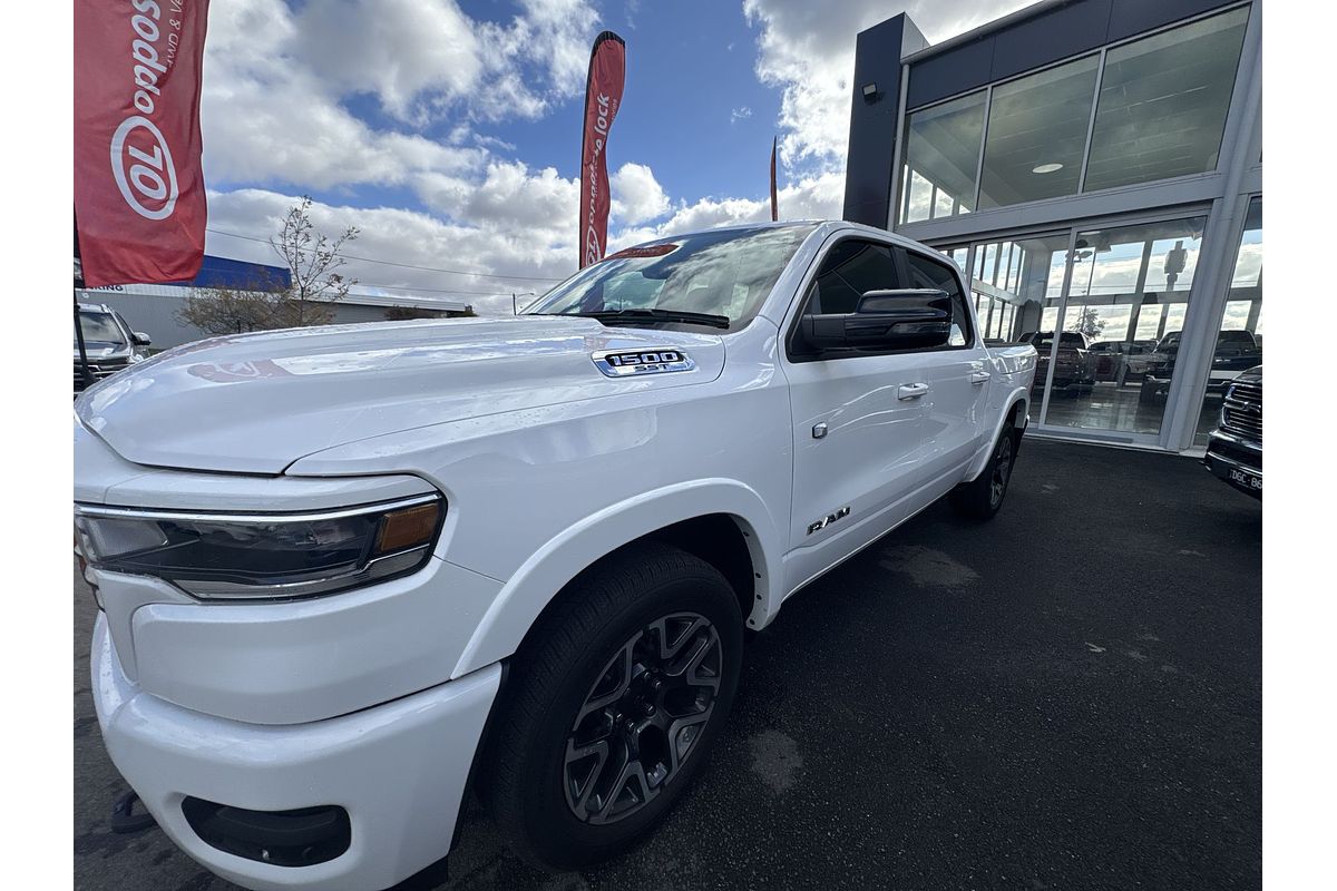 2025 RAM 1500 Laramie Sport Hurricane SO RamBox DT 4X4 SWB
