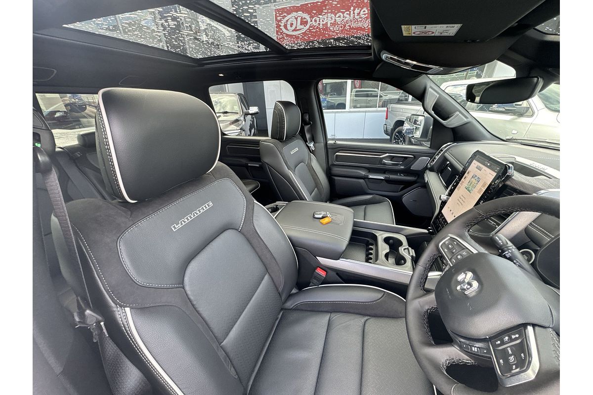 2025 RAM 1500 Laramie Sport Hurricane SO RamBox DT 4X4 SWB