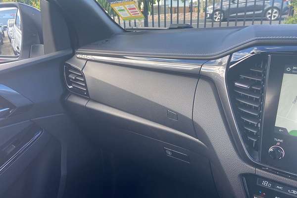2024 Isuzu D-MAX BLADE 4X4