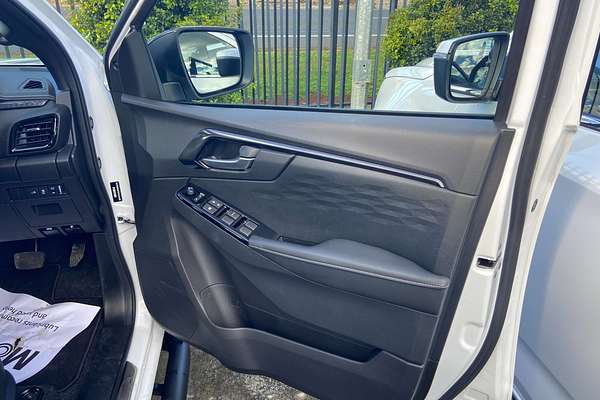 2024 Isuzu D-MAX BLADE 4X4