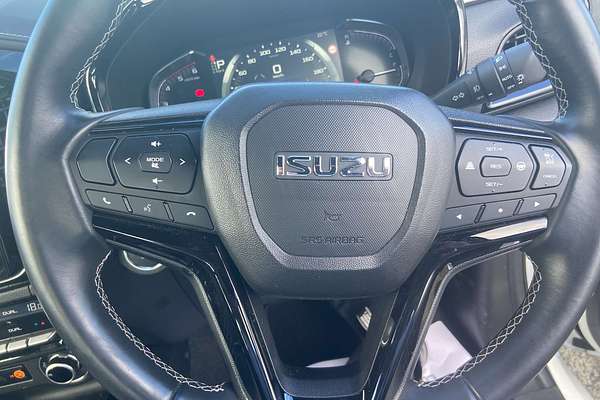 2024 Isuzu D-MAX BLADE 4X4
