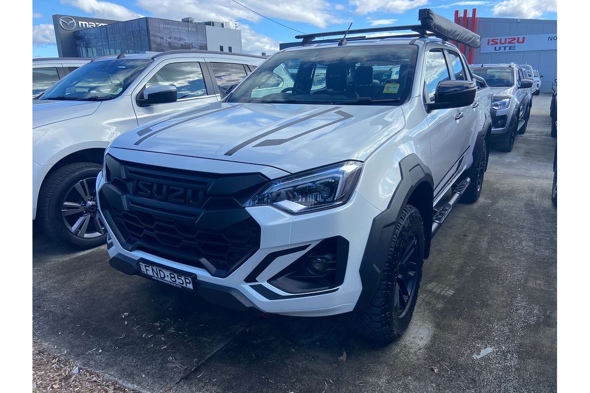2024 Isuzu D-MAX BLADE 4X4