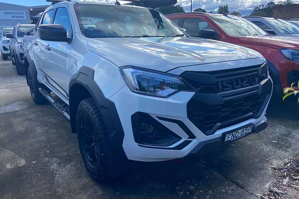 2024 Isuzu D-MAX BLADE 4X4