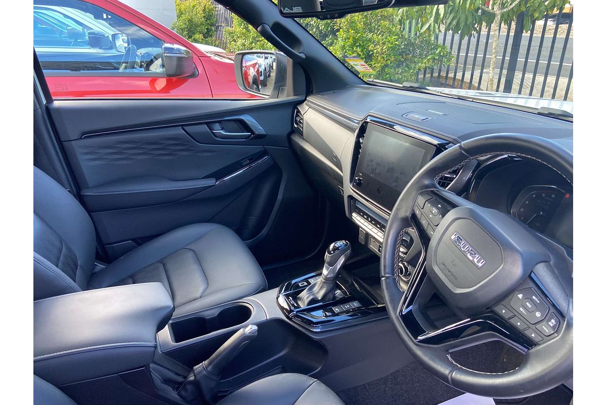 2024 Isuzu D-MAX BLADE 4X4