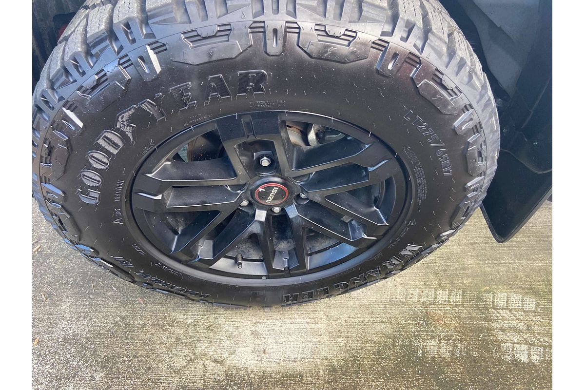 2024 Isuzu D-MAX BLADE 4X4