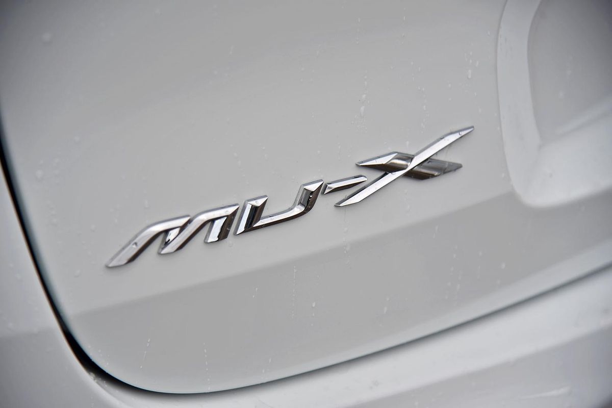2022 Isuzu MU-X LS-U