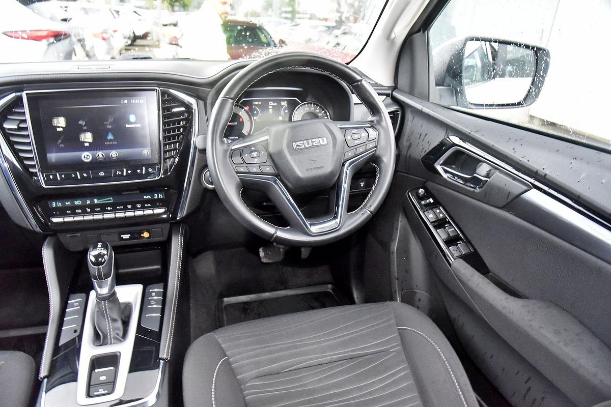 2022 Isuzu MU-X LS-U
