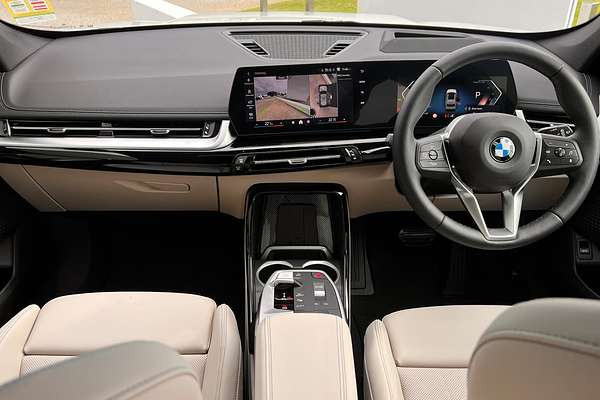 2025 BMW X1 sDrive18i U11