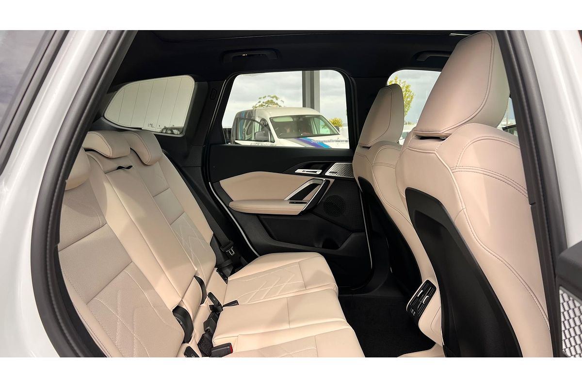 2025 BMW X1 sDrive18i U11