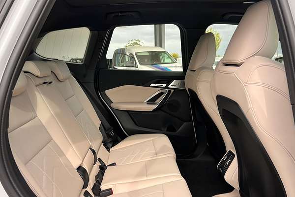 2025 BMW X1 sDrive18i U11