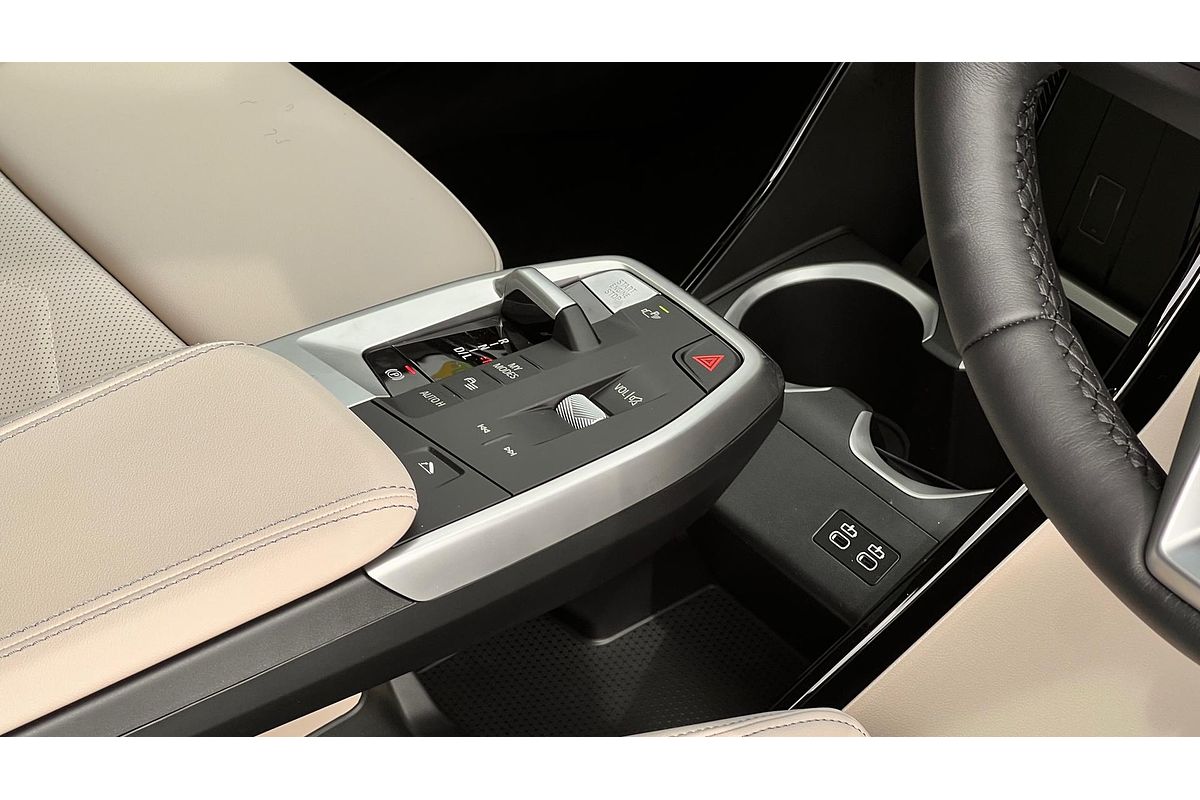 2025 BMW X1 sDrive18i U11