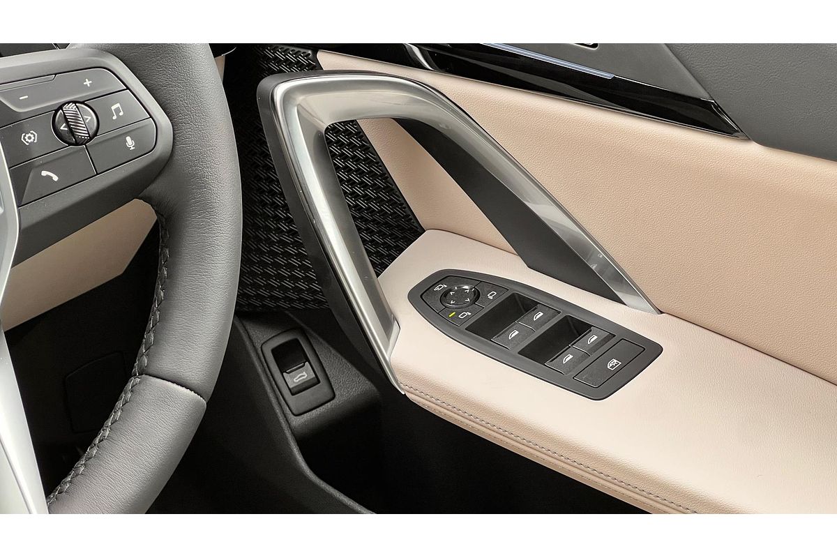 2025 BMW X1 sDrive18i U11